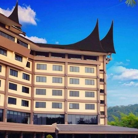Kyriad Bumiminang Hotel Padang  Exterior photo